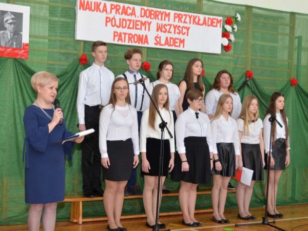 Uroczyste obchody Dnia Patrona Szkoły Podstawowej w Trześniowie