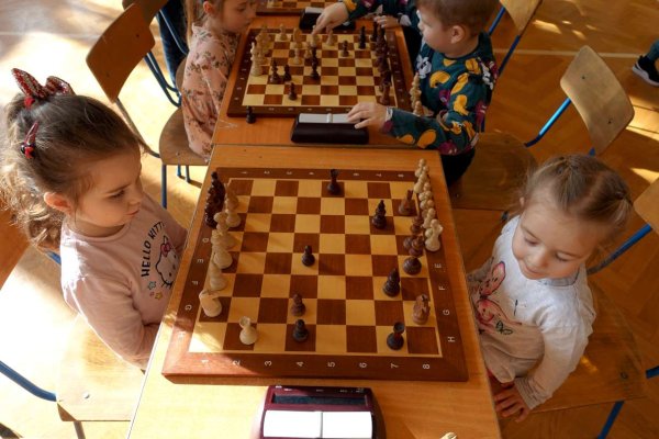 2022-02-18-chess_64.jpg