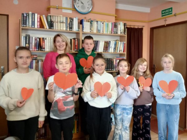 Czytamy z sercem w bibliotece w Jabłonicy Polskiej