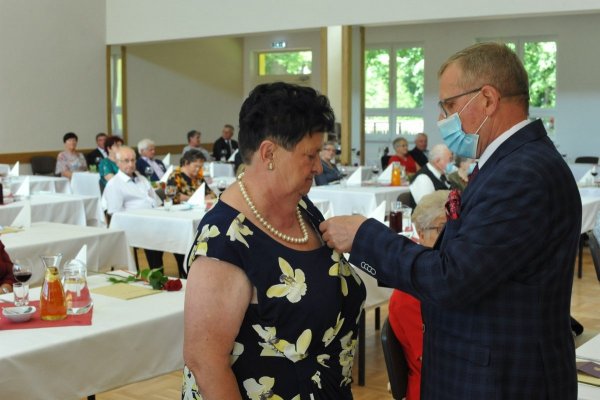 071-70.JPG