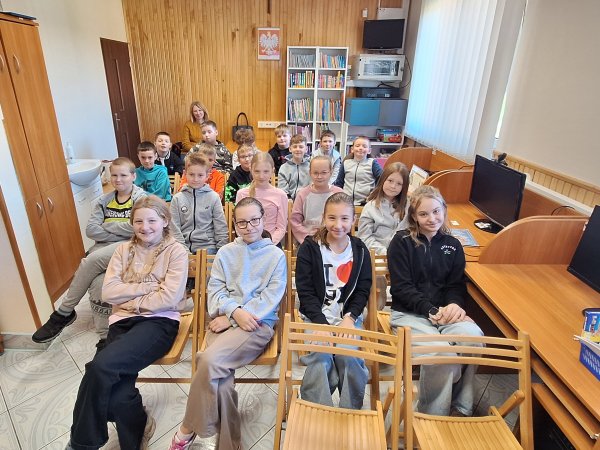 Lekcja biblioteczna w Bibliotece w Jasionowie