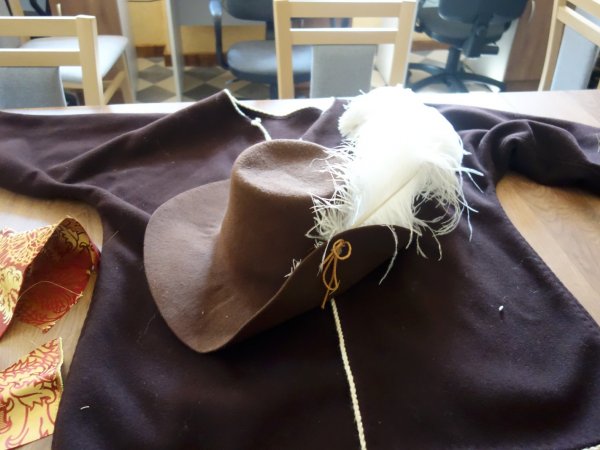 Warsztaty rękodzielnicze i pokaz strojów historycznych