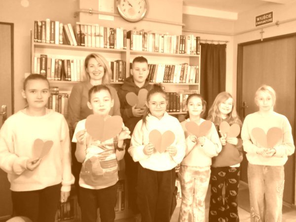 Czytamy z sercem w bibliotece w Jabłonicy Polskiej