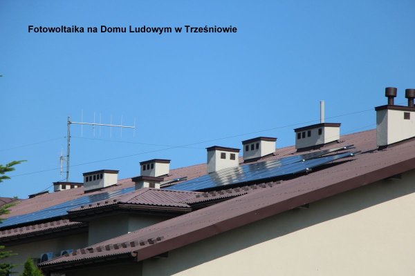 Fotowoltaika na Domu Ludowym w Trześniowie 1.JPG