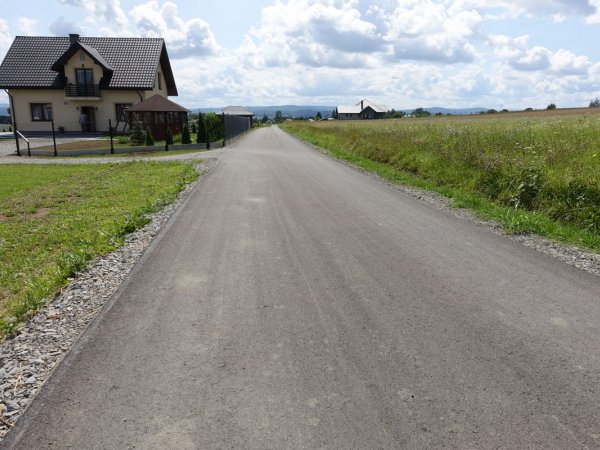 Inwestycje drogowe w Trześniowie i Bukowie