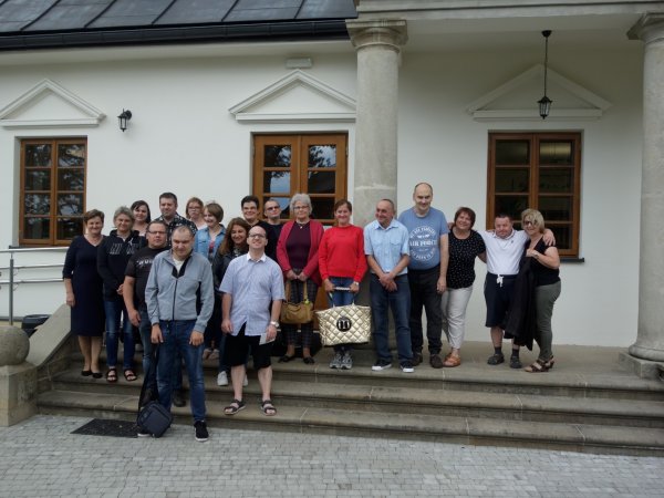 Wizyta uczestników WTZ w bibliotece