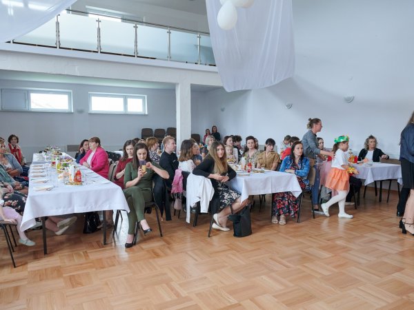 Rodzinne świętowanie z okazji Dnia Matki we Wzdowie