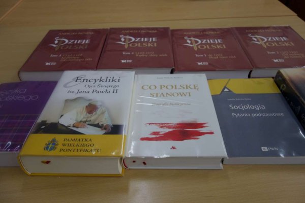 2021-11-10-biblioteka_3.jpg