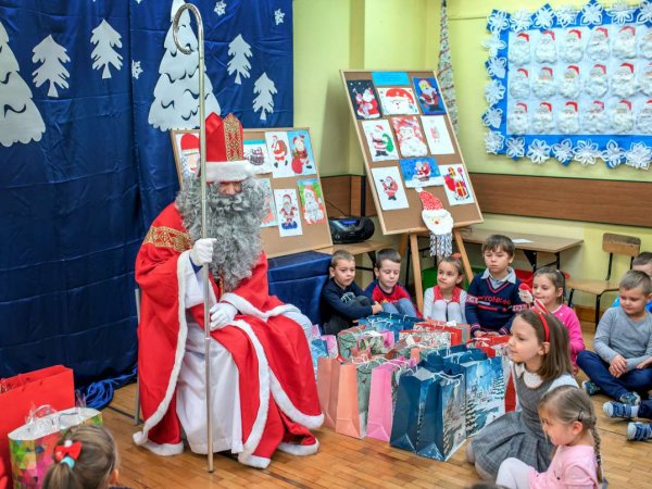 MIKOŁAJKI W SZKOLE PODSTAWOWEJ W MALINÓWCE