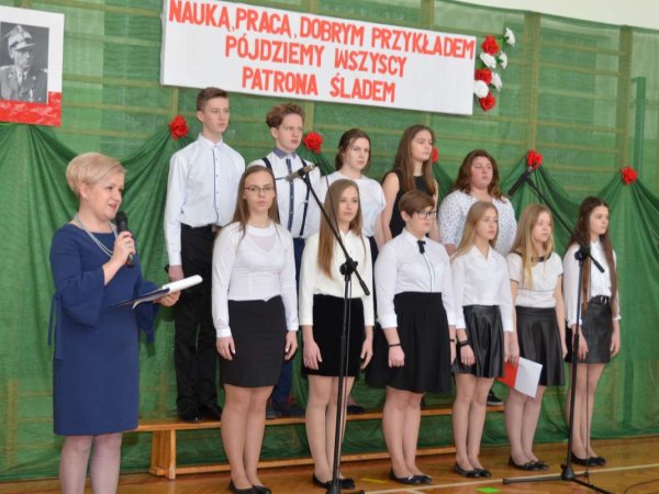 Uroczyste obchody Dnia Patrona Szkoły Podstawowej w Trześniowie